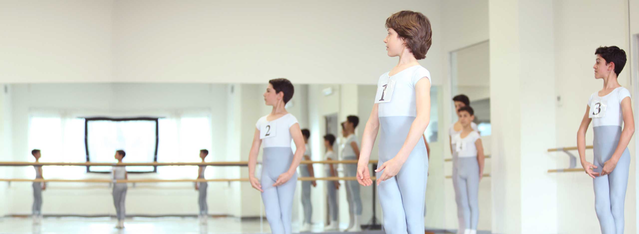 borse-di-studio-uomini-scuola-danza-balletto-di-roma-slide