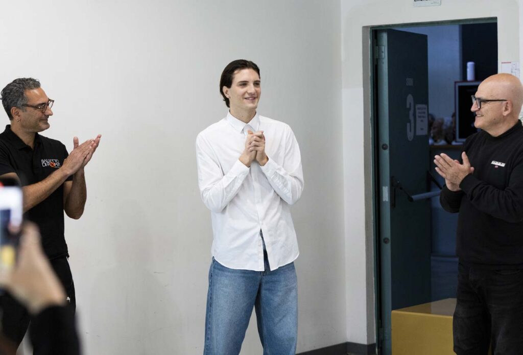 Lo Schiaccianoci - Lìarrivo di Tommaso Stanzani